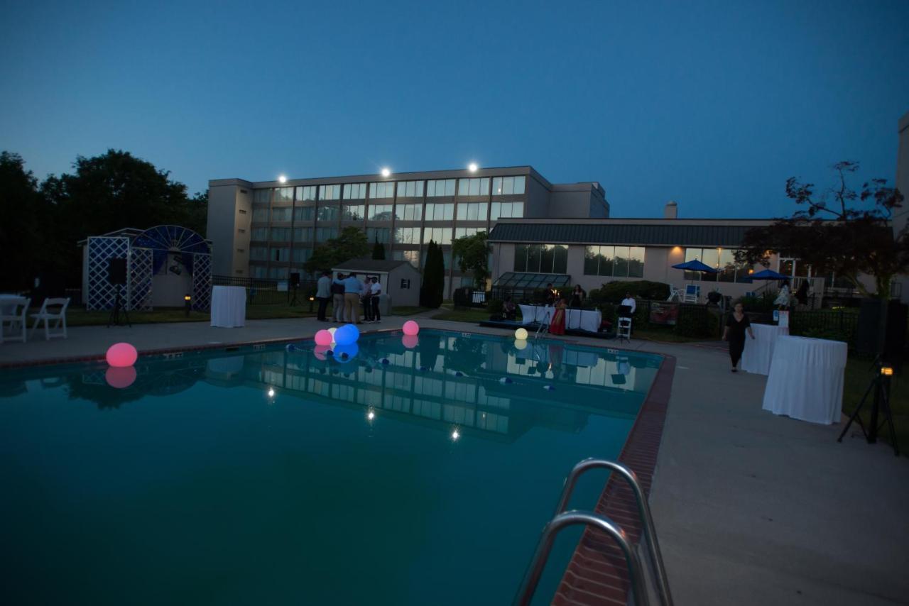 Exton Hotel And Conference Center Eksteriør bilde